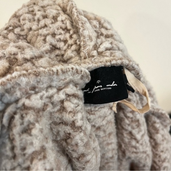 Urban Outfitters Out from Under tan thick fleece open front jacket size medium - Picture 2 of 8